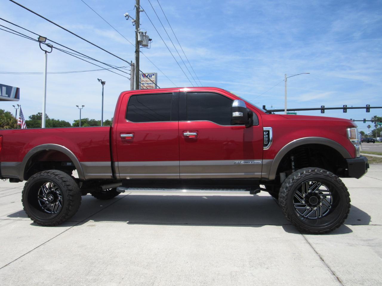 Ford Super Duty F-250 SRW Lariat 4WD Crew Cab 8' Box 2021