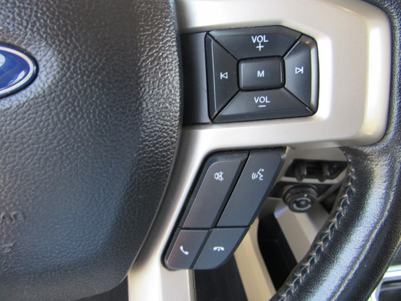 Ford Super Duty F-250 SRW Lariat 4WD Crew Cab 8' Box 2021