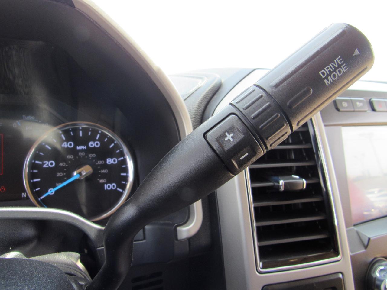 Ford Super Duty F-250 SRW Lariat 4WD Crew Cab 8' Box 2021