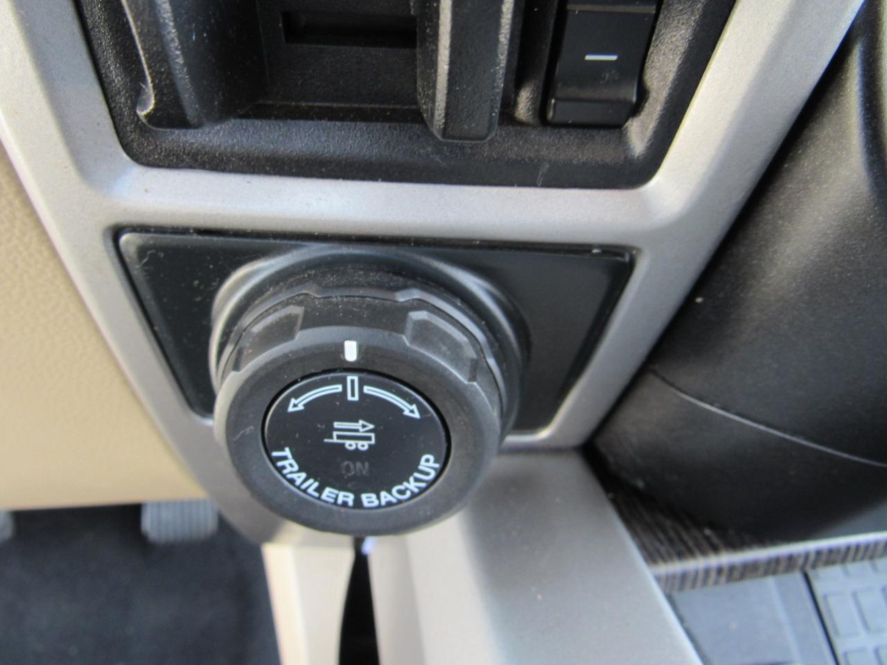 Ford Super Duty F-250 SRW Lariat 4WD Crew Cab 8' Box 2021