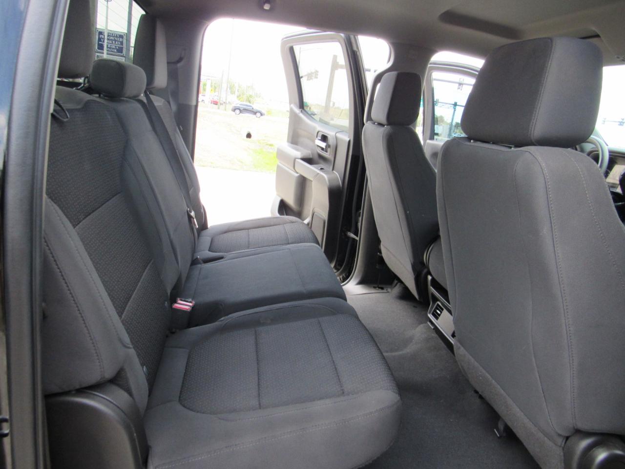 Chevrolet Silverado 1500 4WD Crew Cab 147" Custom Trail Boss 2021