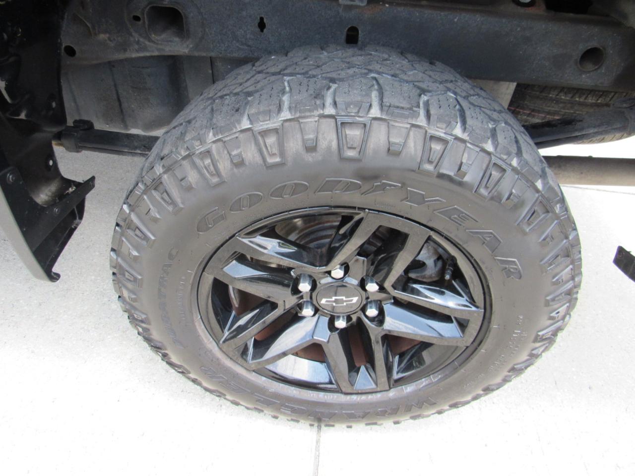 Chevrolet Silverado 1500 4WD Crew Cab 147" Custom Trail Boss 2021