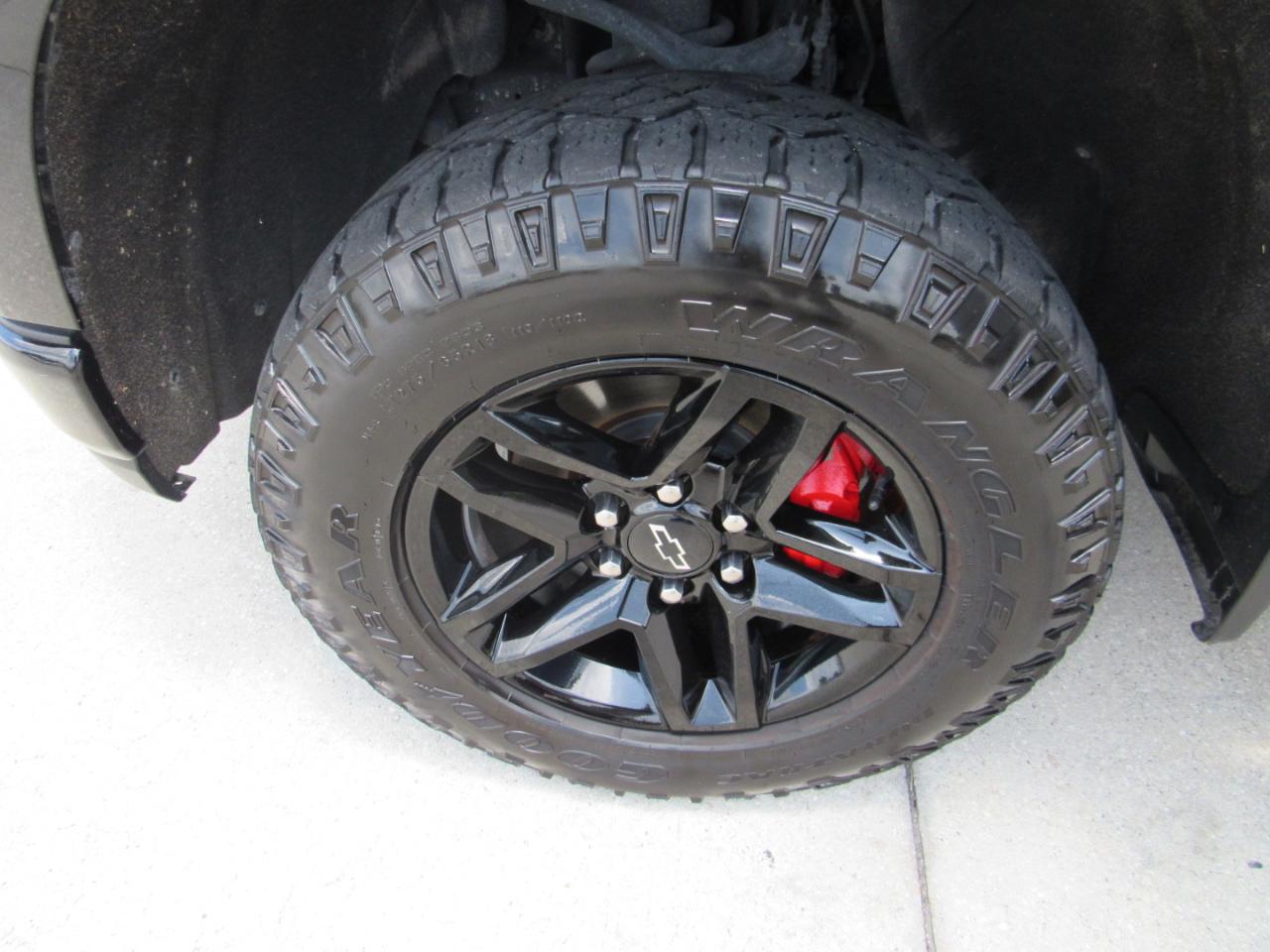 Chevrolet Silverado 1500 4WD Crew Cab 147" Custom Trail Boss 2021