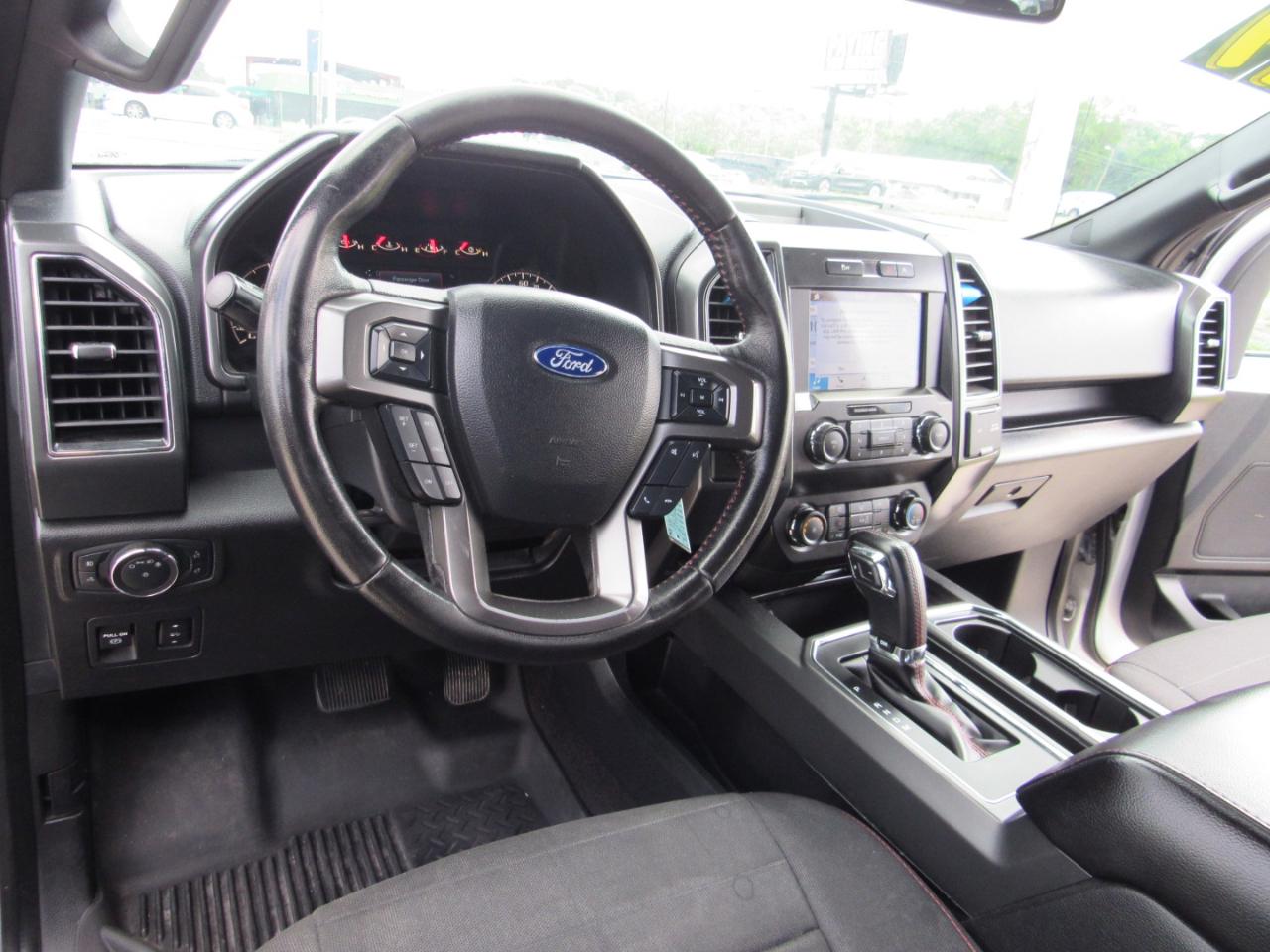 Ford F-150 4WD SuperCrew 145" XLT 2016