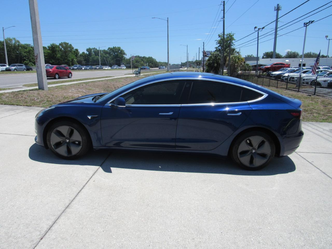 Tesla Model 3 Mid Range Battery RWD 2018