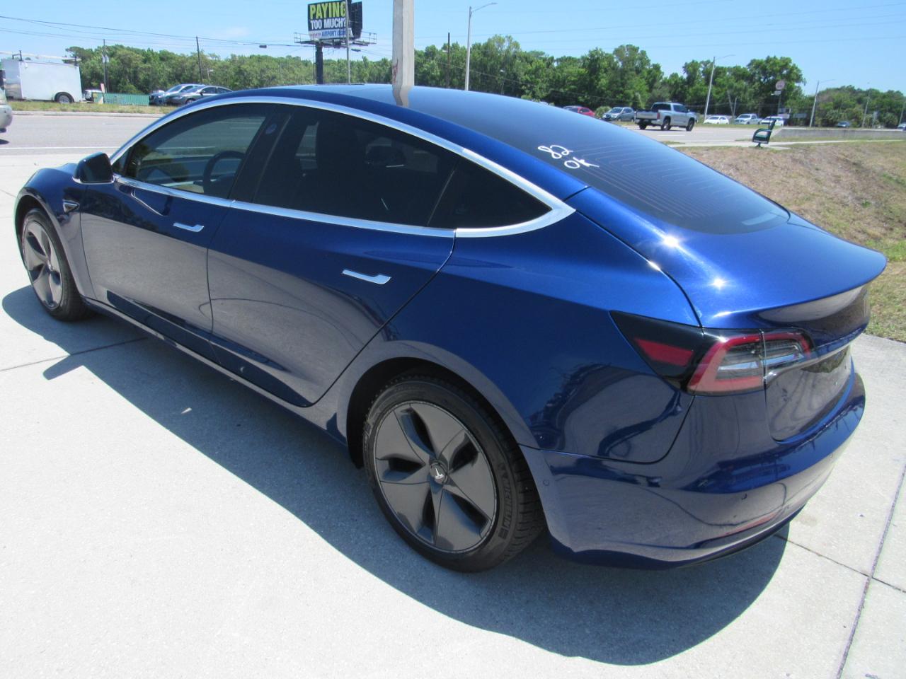 Tesla Model 3 Mid Range Battery RWD 2018