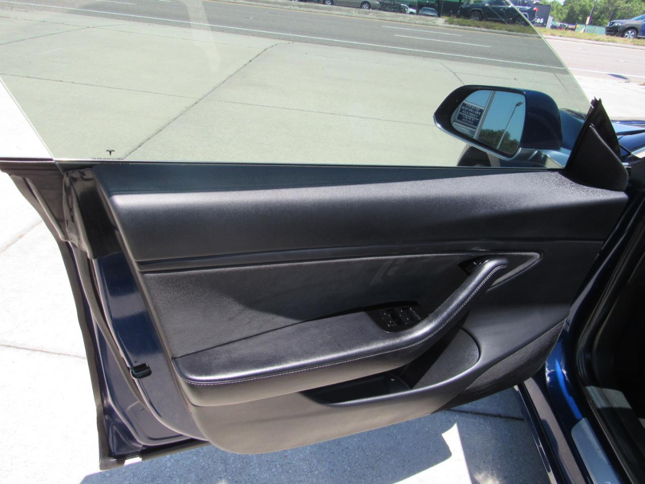 Tesla Model 3 Mid Range Battery RWD 2018