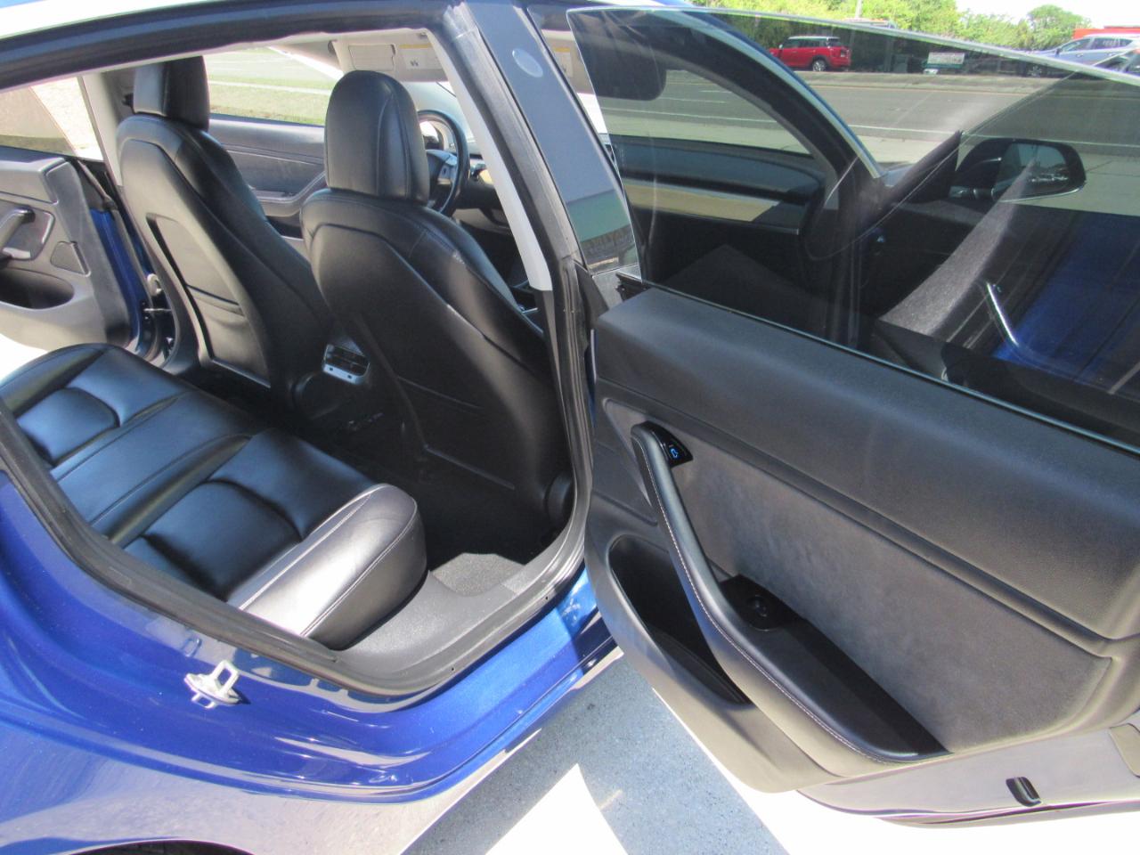 Tesla Model 3 Mid Range Battery RWD 2018