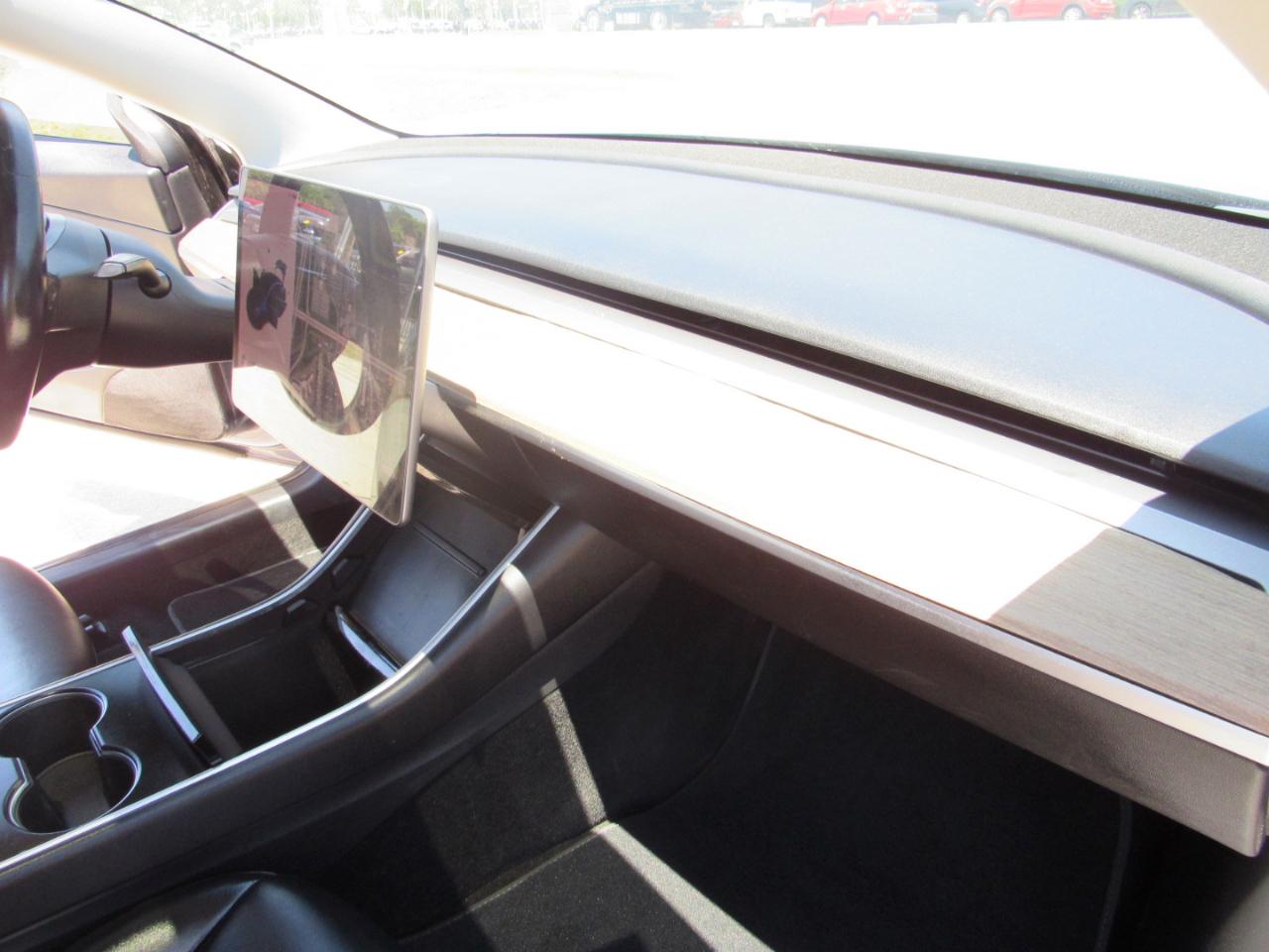 Tesla Model 3 Mid Range Battery RWD 2018
