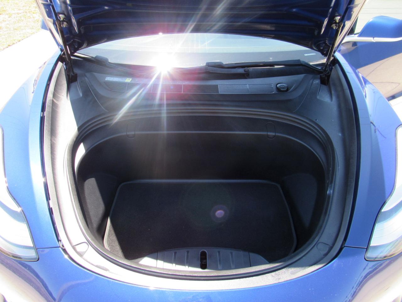 Tesla Model 3 Mid Range Battery RWD 2018