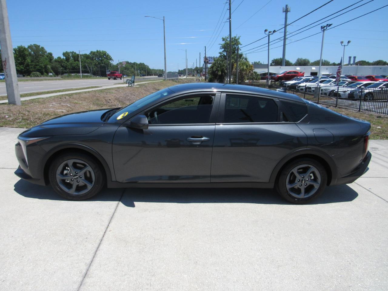 Kia K4 LXS FWD 2025