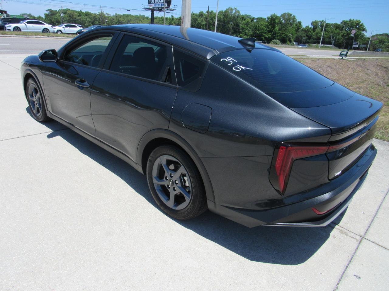 Kia K4 LXS FWD 2025