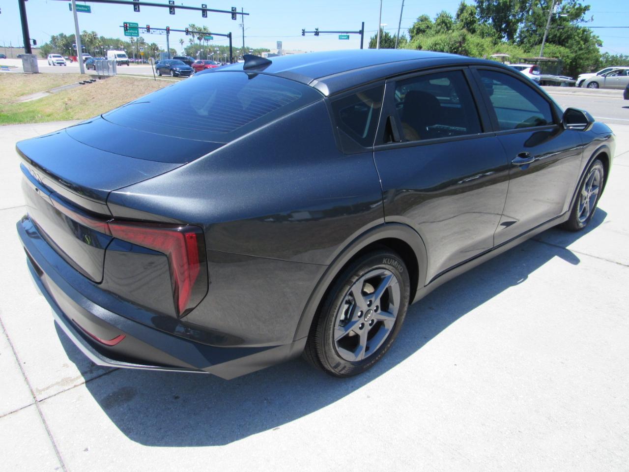 Kia K4 LXS FWD 2025