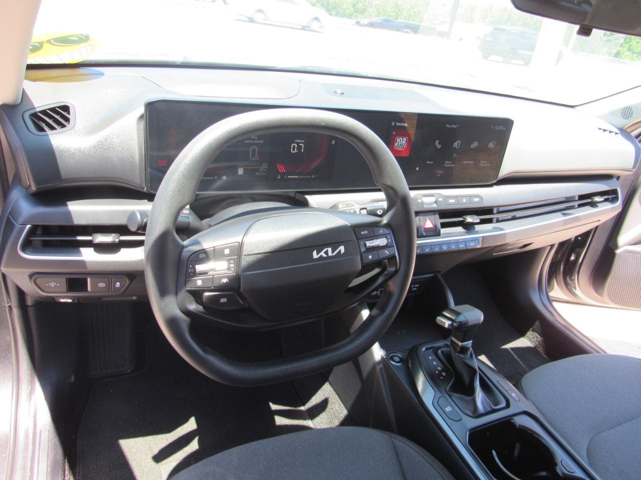 Kia K4 LXS FWD 2025