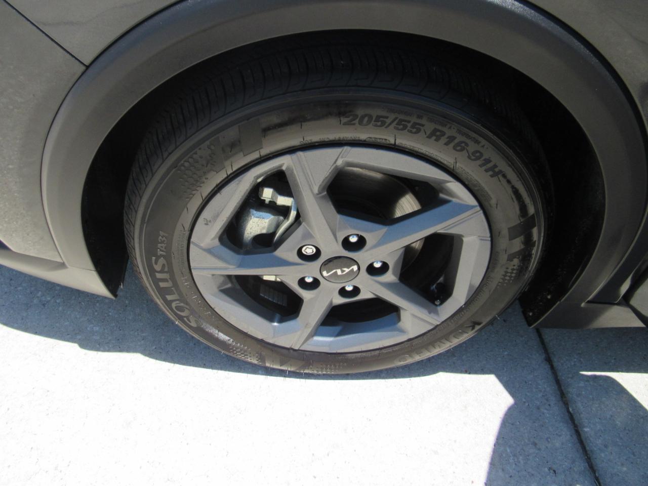 Kia K4 LXS FWD 2025
