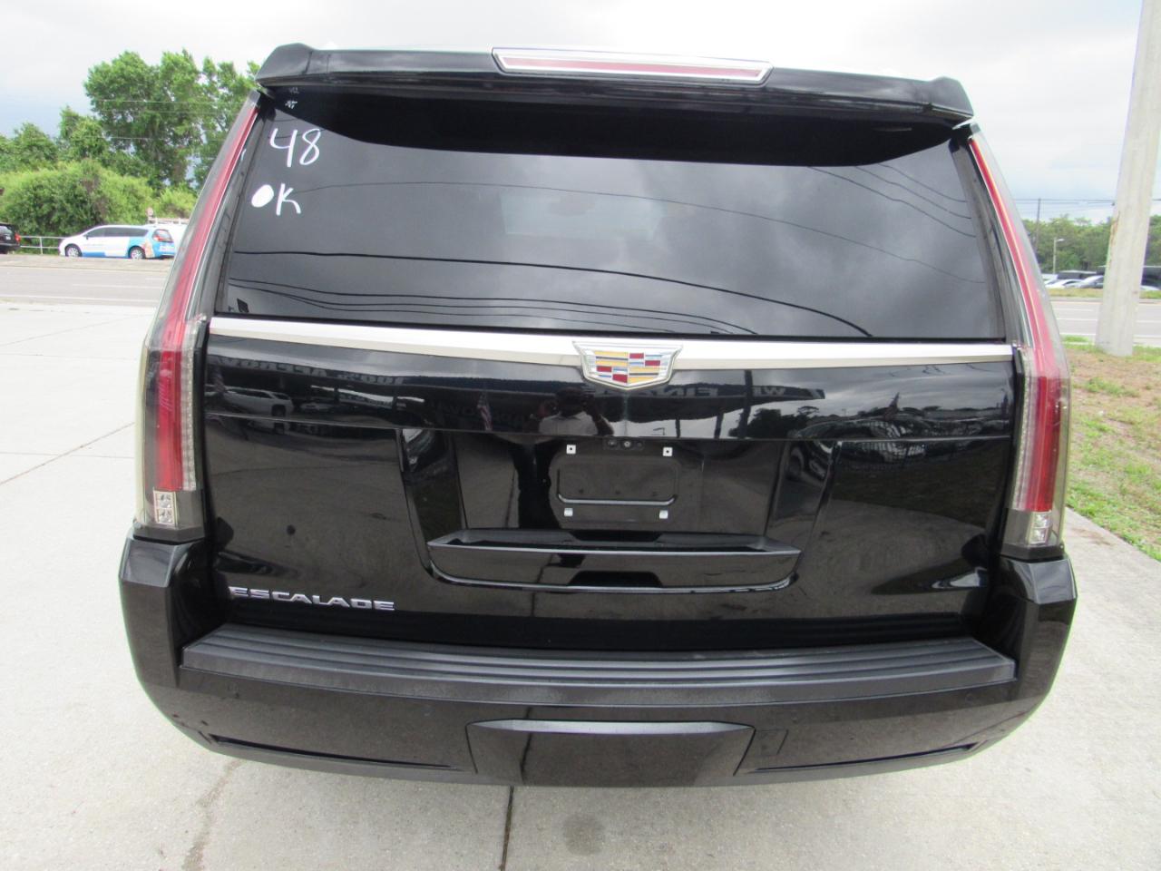 Cadillac Escalade 2WD 4dr Premium Luxury 2018