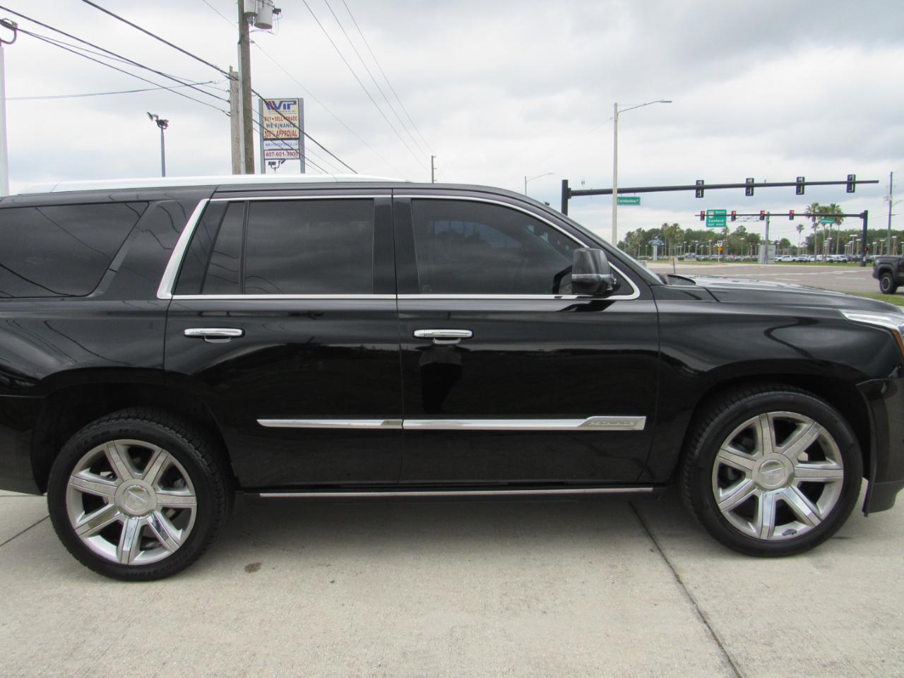 Cadillac Escalade 2WD 4dr Premium Luxury 2018