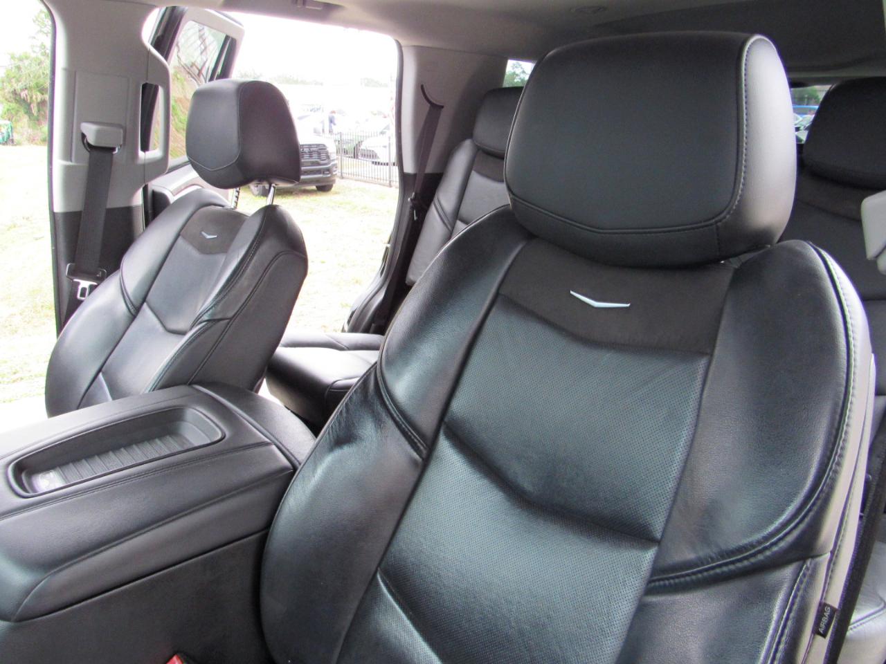 Cadillac Escalade 2WD 4dr Premium Luxury 2018