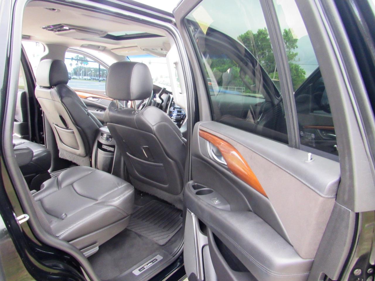 Cadillac Escalade 2WD 4dr Premium Luxury 2018