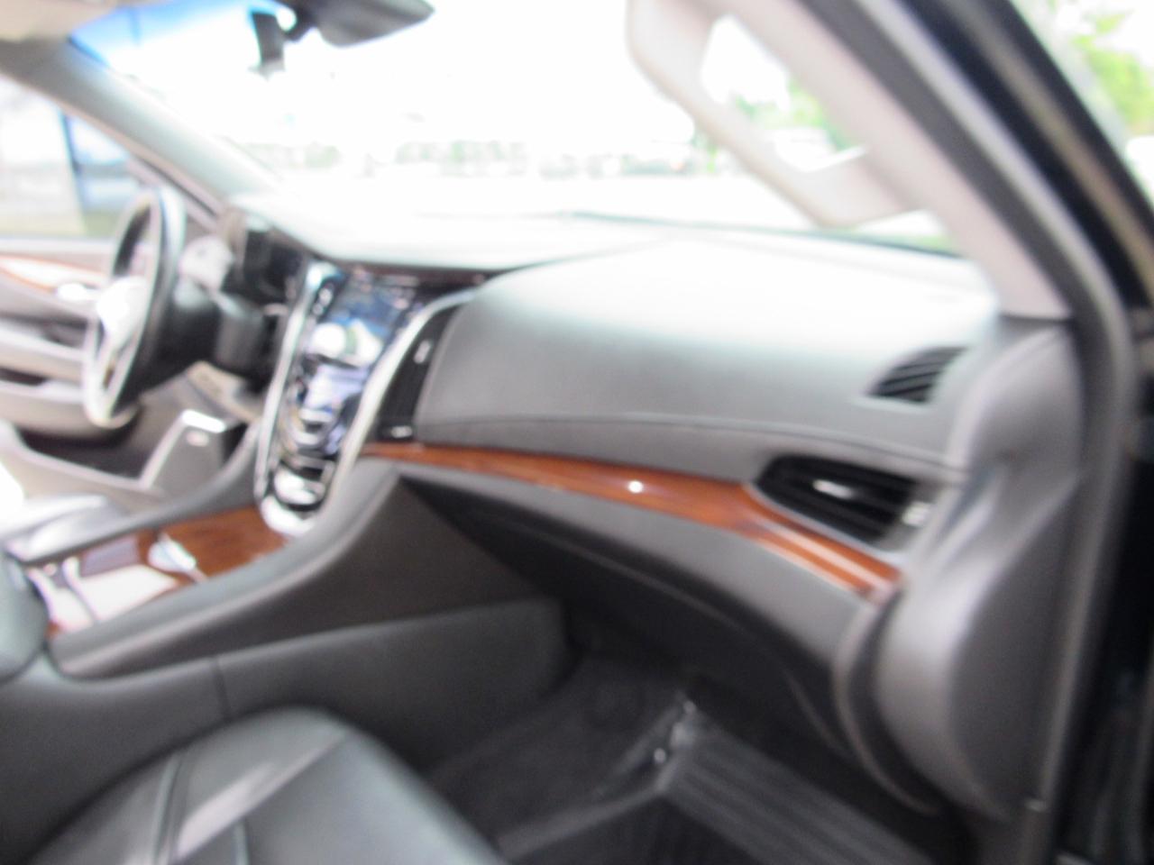 Cadillac Escalade 2WD 4dr Premium Luxury 2018