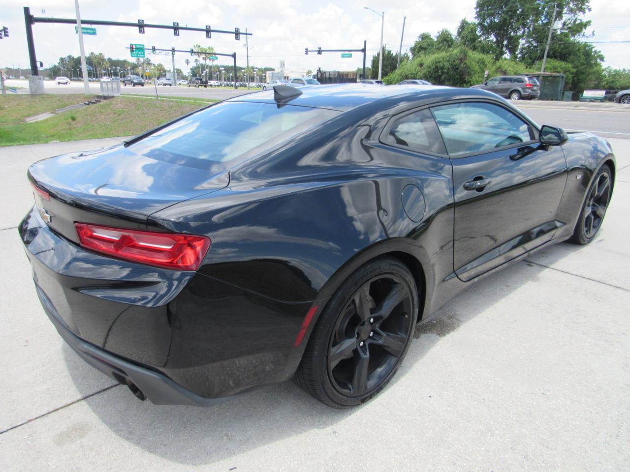 Chevrolet Camaro 2dr Cpe 1LT 2017