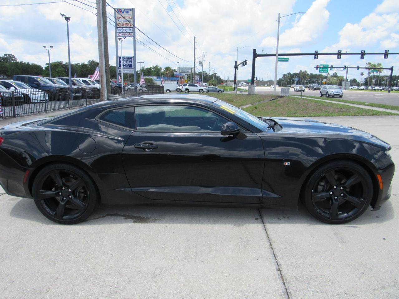 Chevrolet Camaro 2dr Cpe 1LT 2017