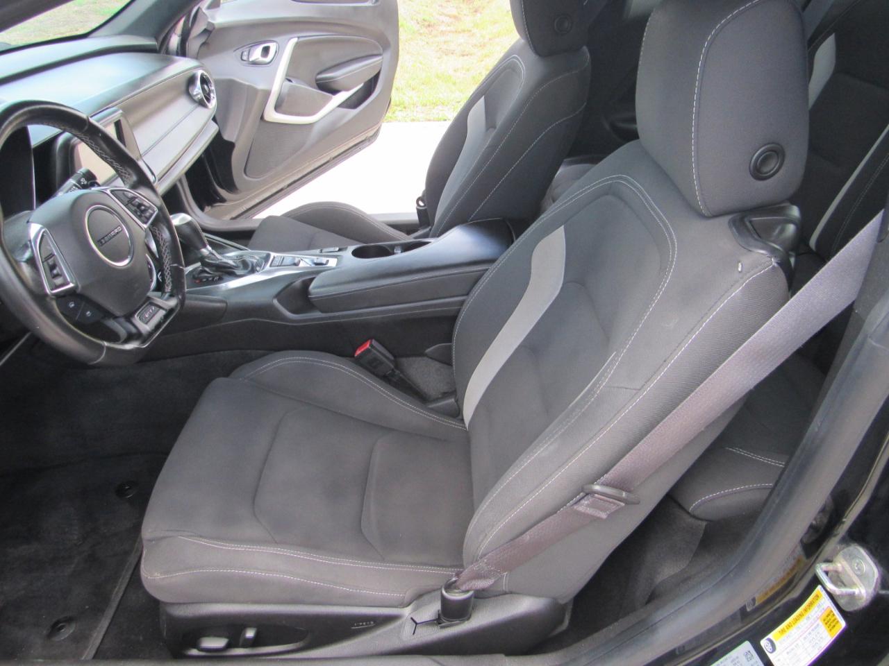 Chevrolet Camaro 2dr Cpe 1LT 2017