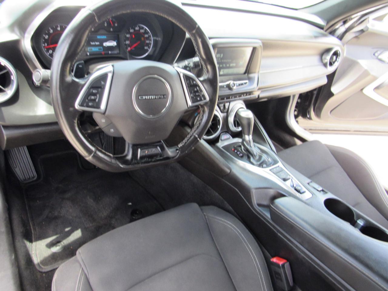 Chevrolet Camaro 2dr Cpe 1LT 2017