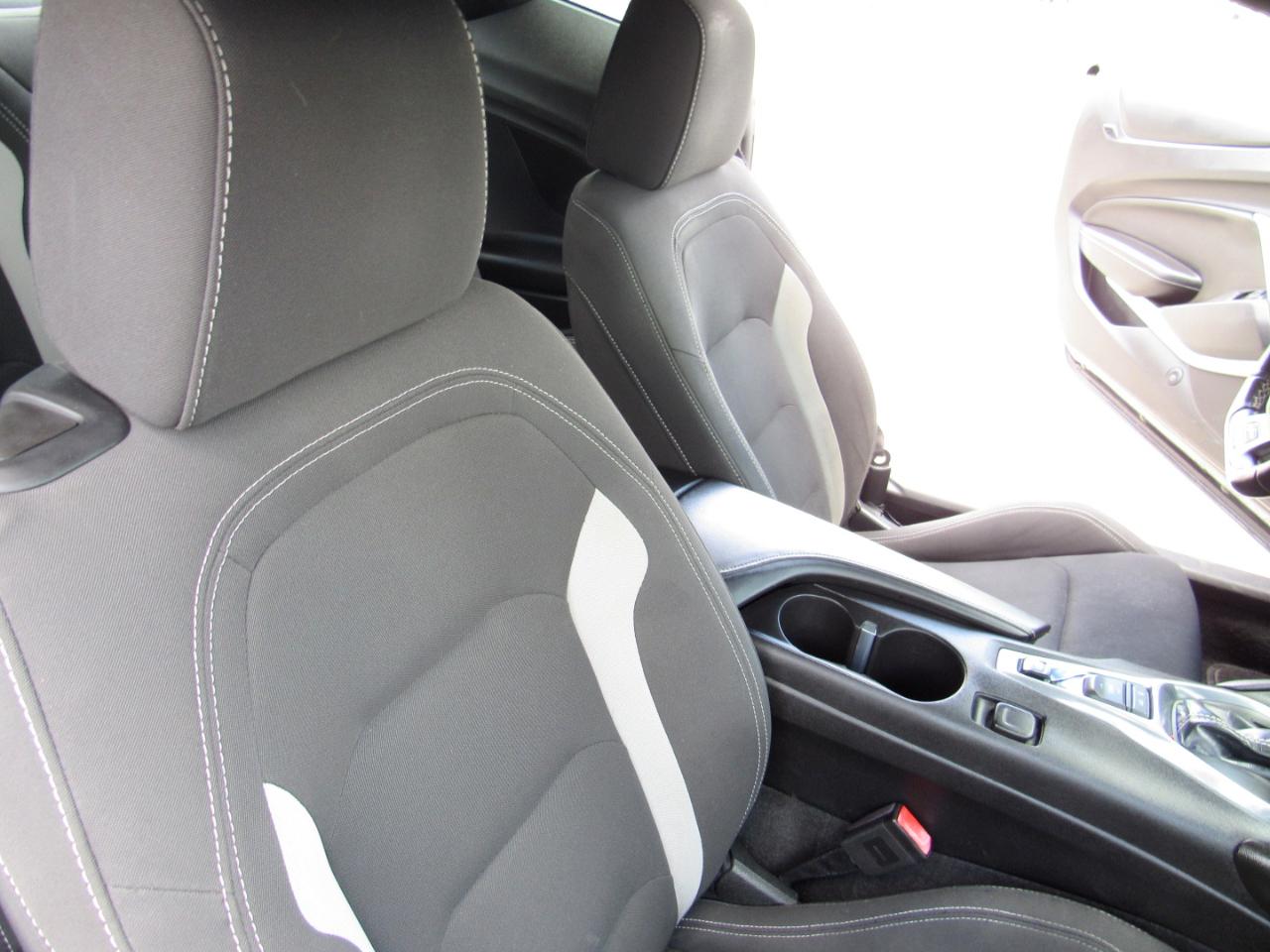 Chevrolet Camaro 2dr Cpe 1LT 2017