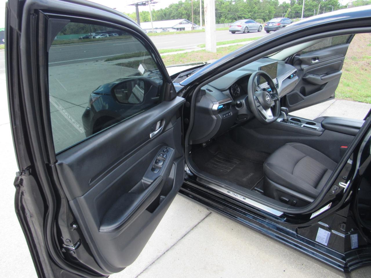 Nissan Altima SV FWD 2025