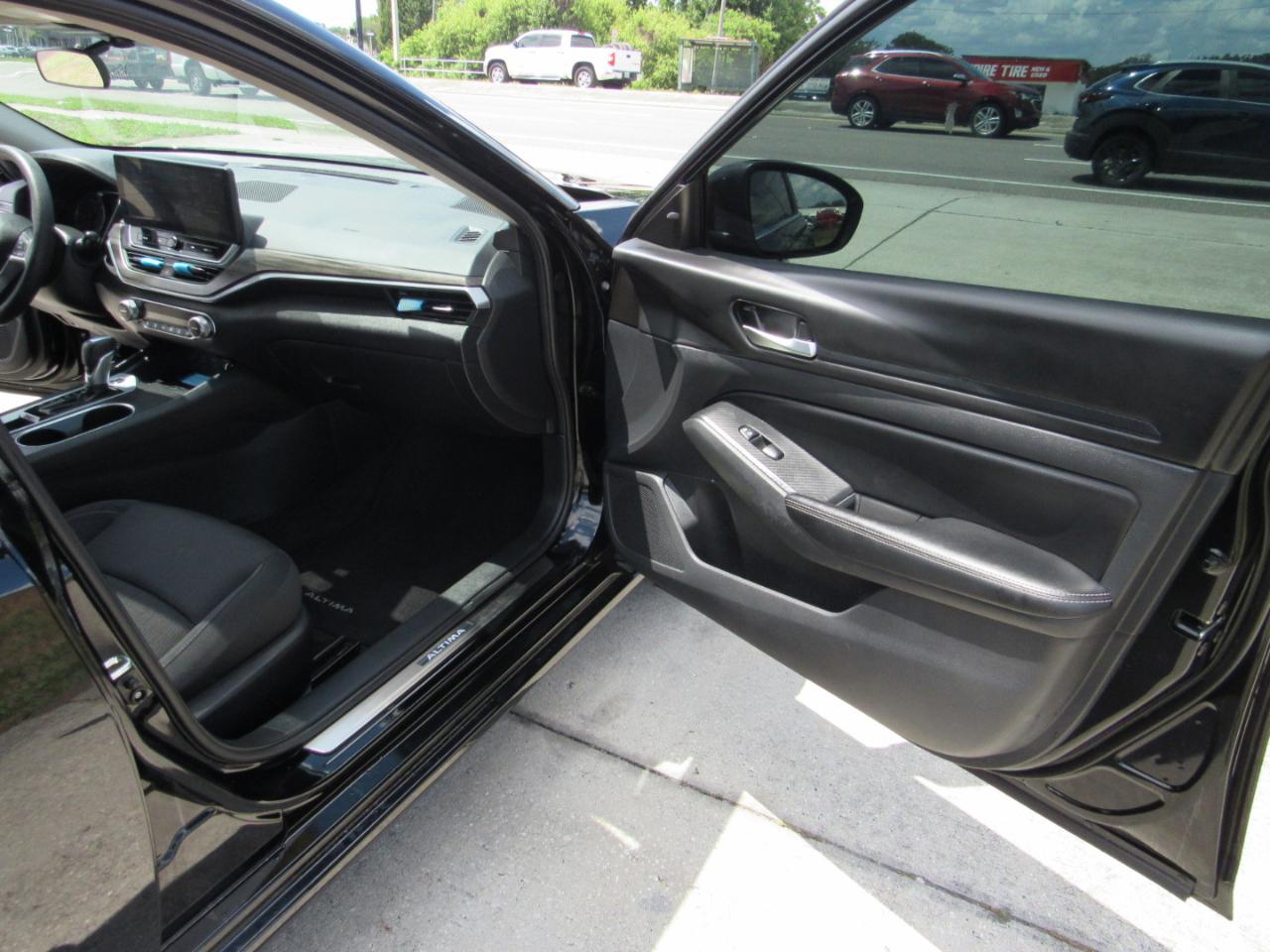 Nissan Altima SV FWD 2025