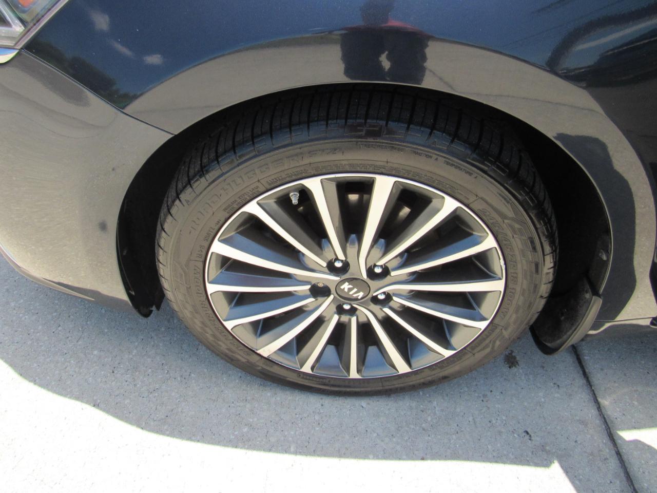 Kia Cadenza Premium Sedan 2018