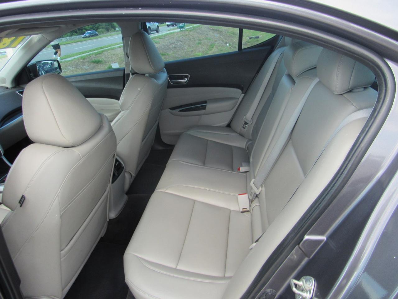Acura TLX 3.5L FWD 2018