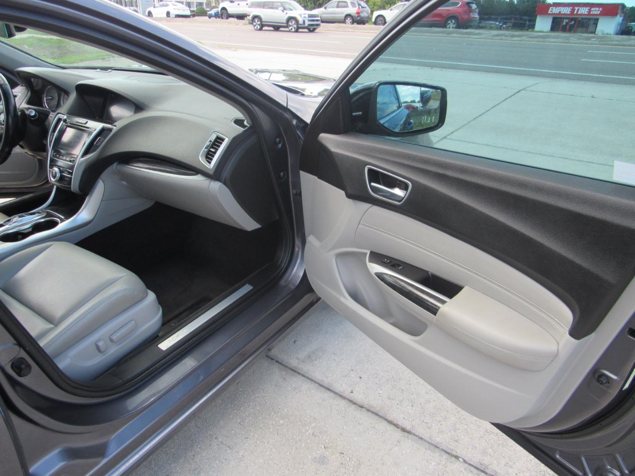 Acura TLX 3.5L FWD 2018