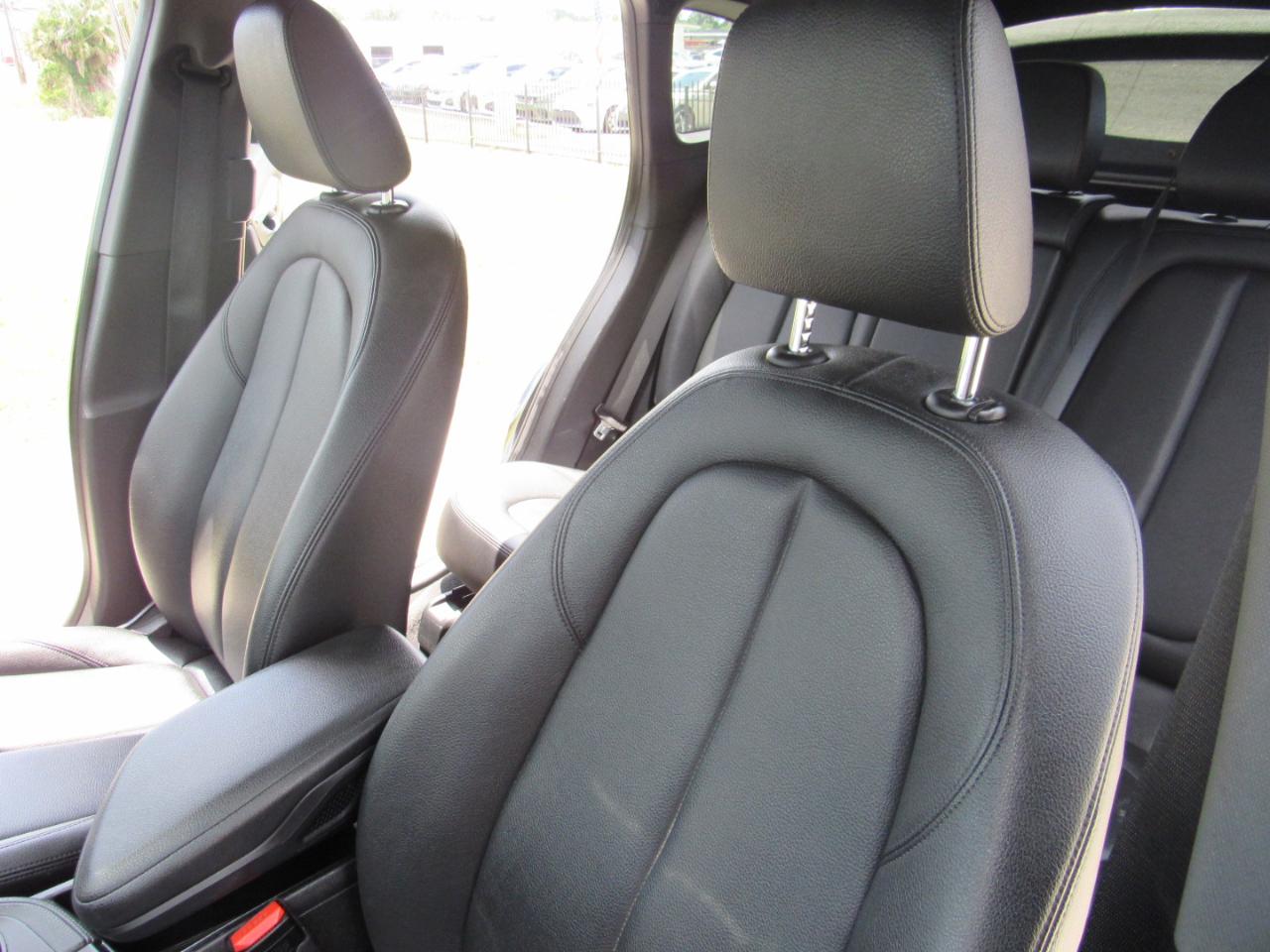 BMW X1 sDrive28i Sports Activity Vehicle 2021