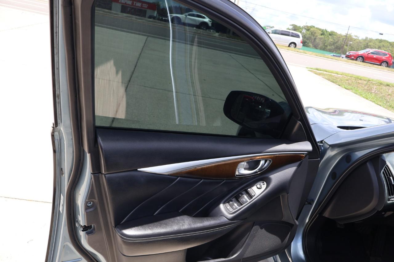 Infiniti Q50 3.0t LUXE RWD 2019
