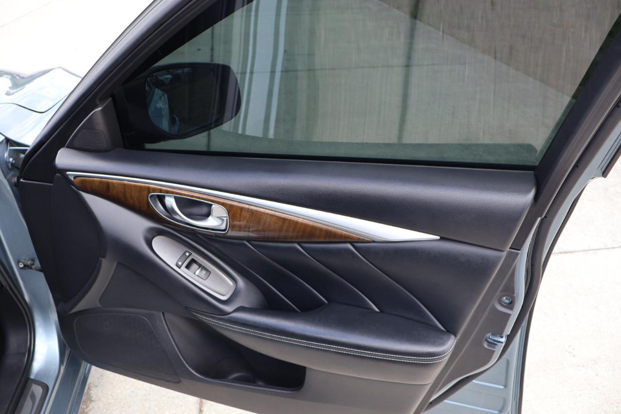 Infiniti Q50 3.0t LUXE RWD 2019