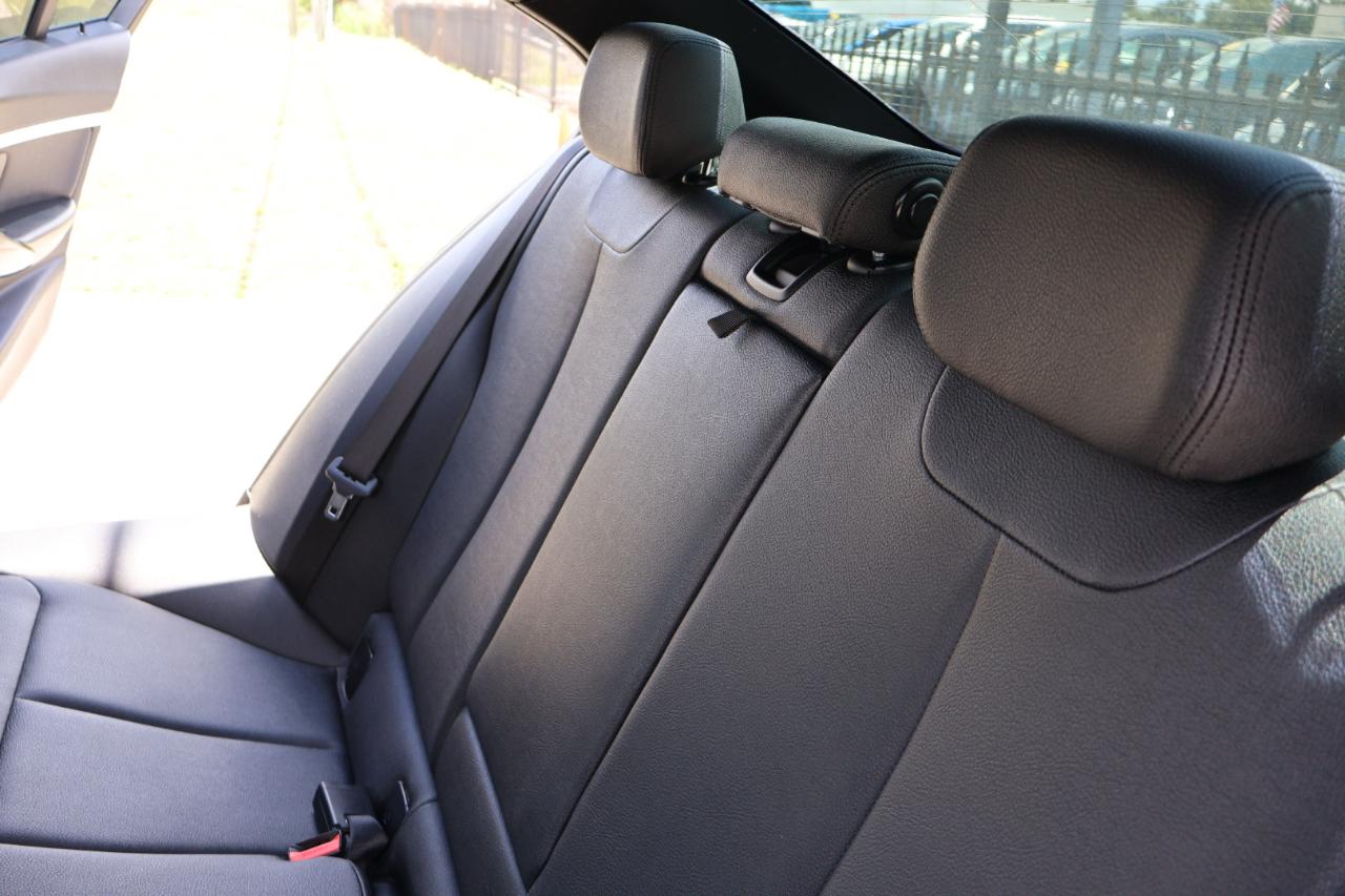 BMW 3 Series 330i Sedan 2018