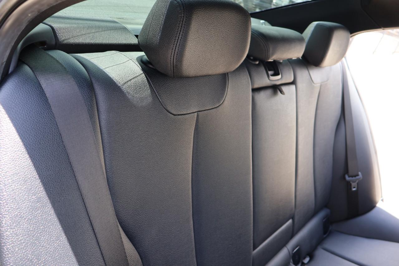 BMW 3 Series 330i Sedan 2018