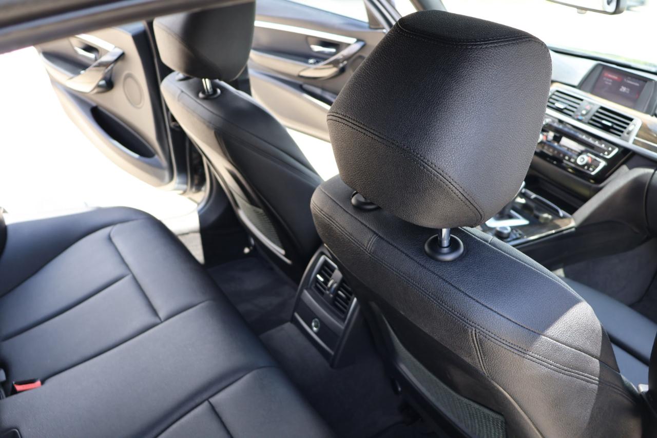 BMW 3 Series 330i Sedan 2018