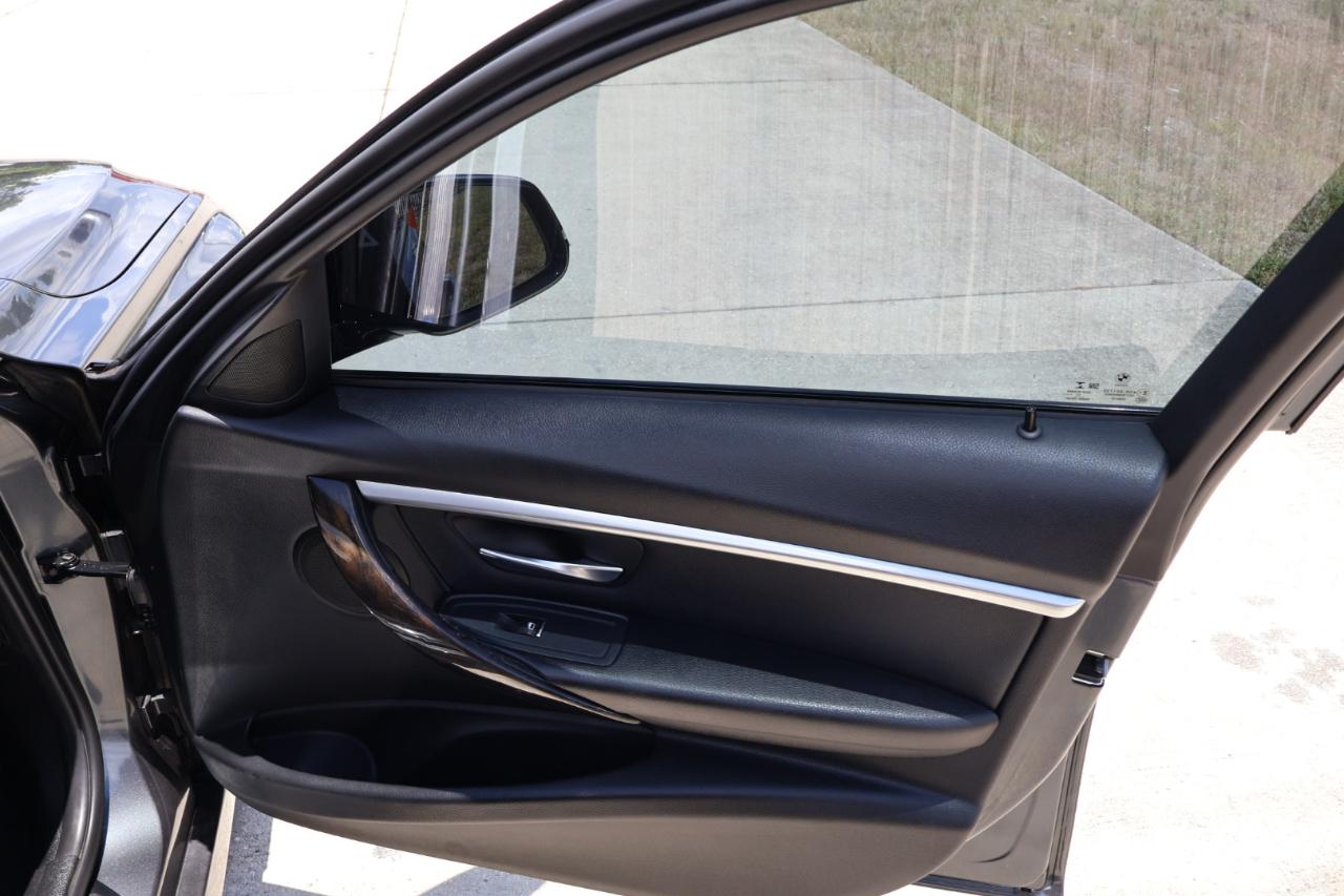 BMW 3 Series 330i Sedan 2018