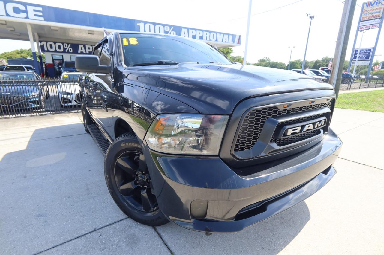 RAM 1500 Express 4x2 Crew Cab 5'7" Box 2018