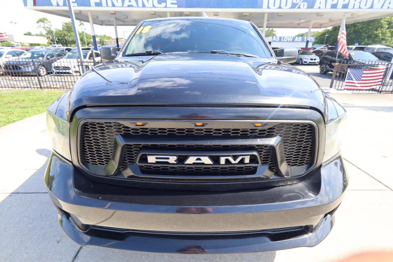 RAM 1500 Express 4x2 Crew Cab 5'7" Box 2018