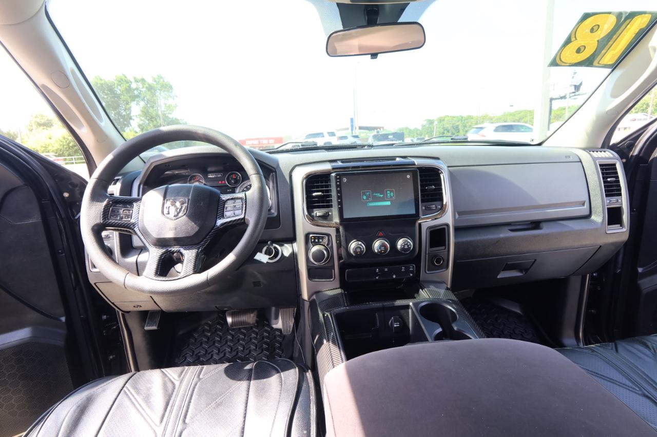 RAM 1500 Express 4x2 Crew Cab 5'7" Box 2018