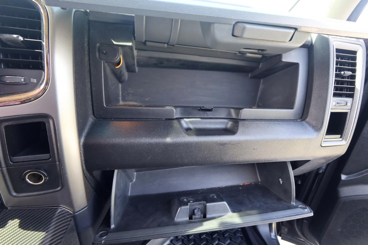 RAM 1500 Express 4x2 Crew Cab 5'7" Box 2018