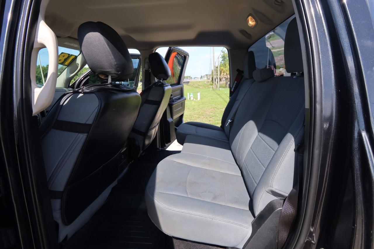 RAM 1500 Express 4x2 Crew Cab 5'7" Box 2018