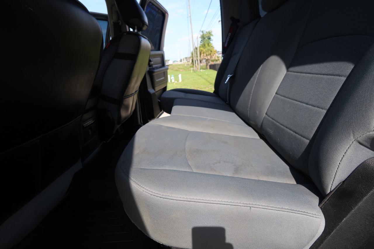 RAM 1500 Express 4x2 Crew Cab 5'7" Box 2018