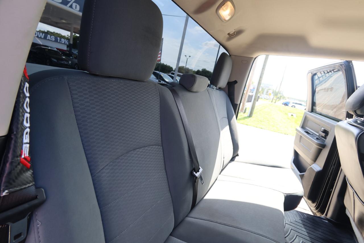 RAM 1500 Express 4x2 Crew Cab 5'7" Box 2018
