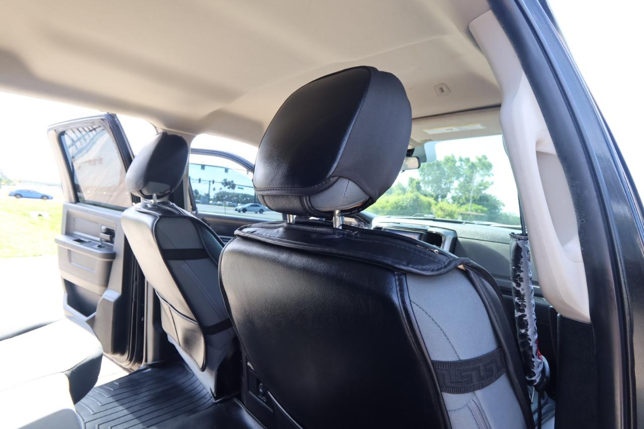 RAM 1500 Express 4x2 Crew Cab 5'7" Box 2018