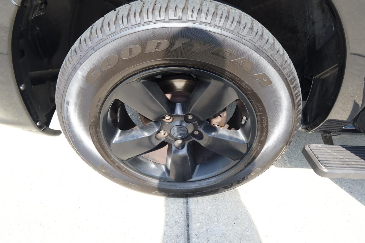 RAM 1500 Express 4x2 Crew Cab 5'7" Box 2018